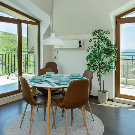 Panoramic Sea-view I 2-bedroom Flat With Terrace By Flat Manаger * Μπαλτσίκ