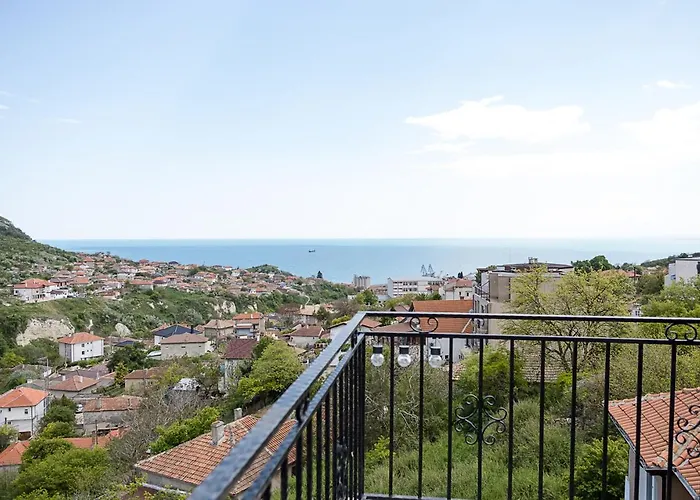 Panoramic Sea-view I 2-bedroom Flat With Terrace By Flat Manаger شقة بالشيك